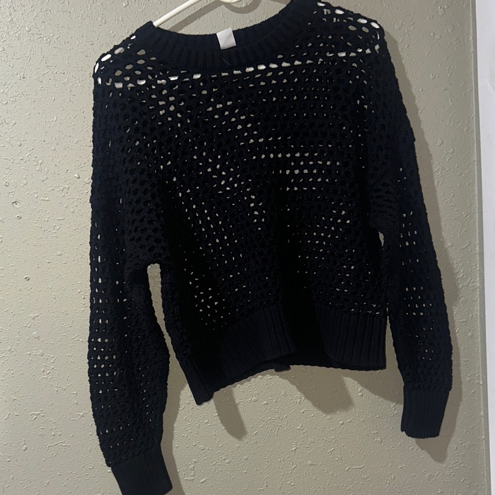 Black old navy sweater